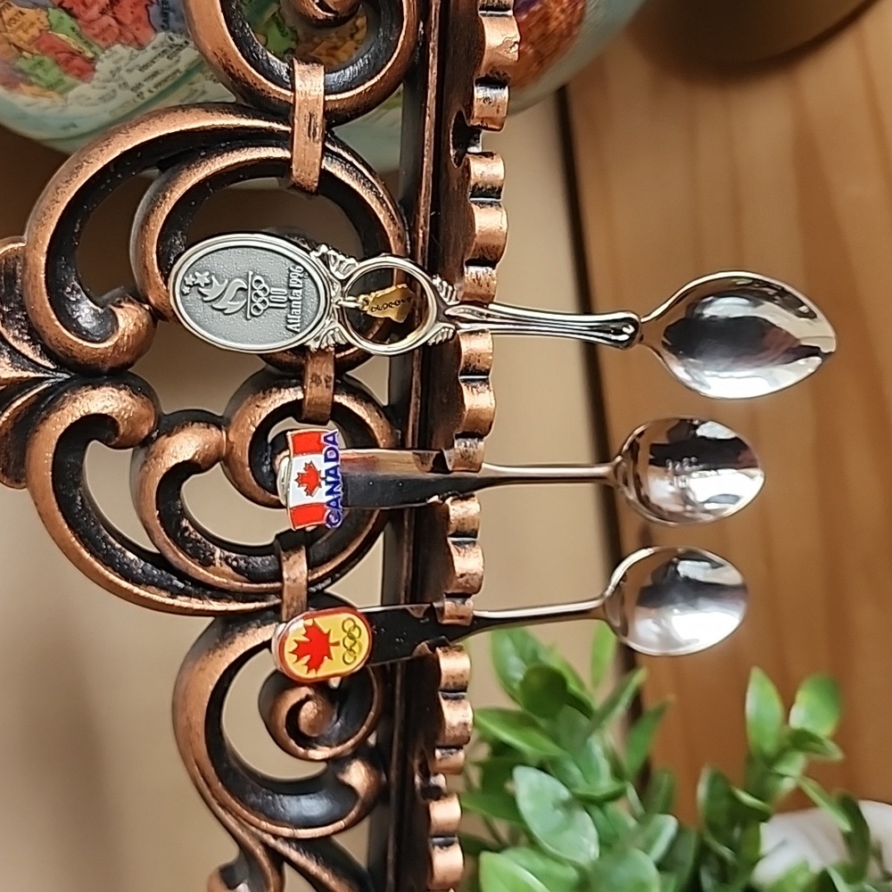 Vintage 1970s Coppercraft Guild Dart Ind. Resin Spoon Holder Or Jewlery Rack - Picture 2 of 15